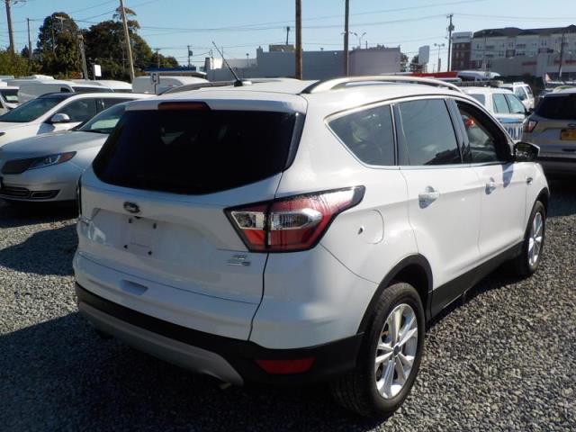 2017 FORD ESCAPE SE 4X4