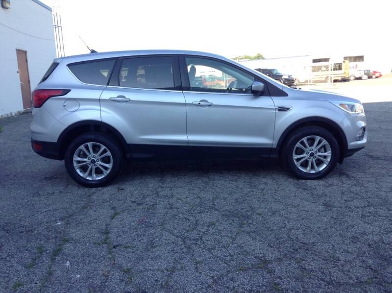 2019 FORD ESCAPE  SE (SILVER) 