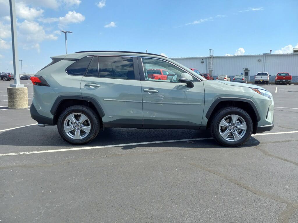 2022 TOYOTA RAV4 Hybrid XLE AWD