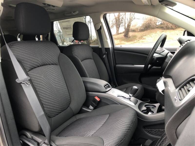 2019 DODGE JOURNEY  SE