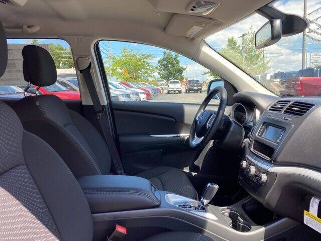 2020 DODGE JOURNEY SE VALUE-RED