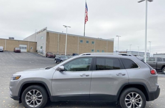 2019 JEEP CHEROKEE LATITUDE PLUS *