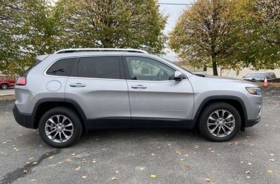 2019 JEEP CHEROKEE LATITUDE PLUS *