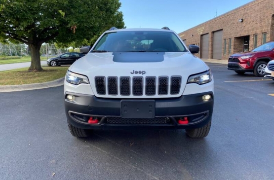 2019 JEEP CHEROKEE TRAILHAWK 4X4 *