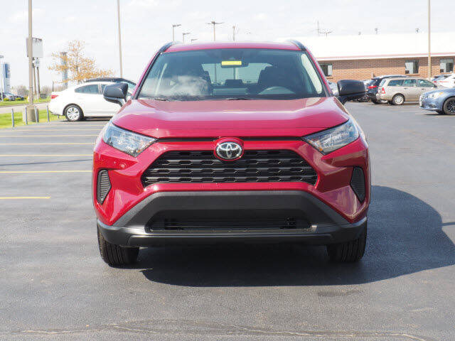 2020 TOYOTA RAV4 LE