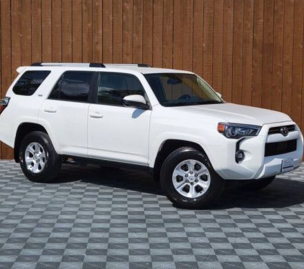 2022 TOYOTA 4 RUNNER 4x2 SR5 4dr SUV  WHITE