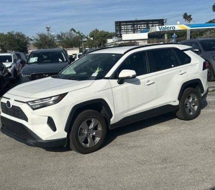 2022 TOYOTA RAV4 Hybrid AWD XLE 4dr SUV W.