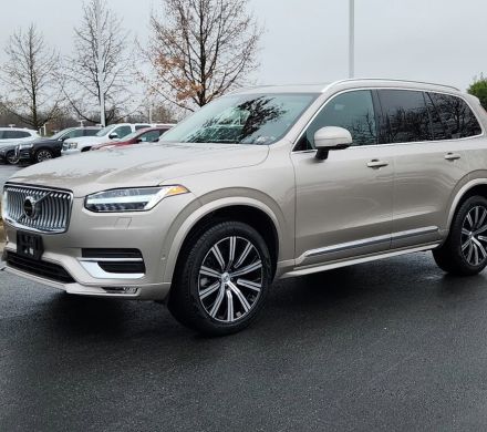 2023 VOLVO XC90 B6 Plus Bright Theme 7-Passenger AWD