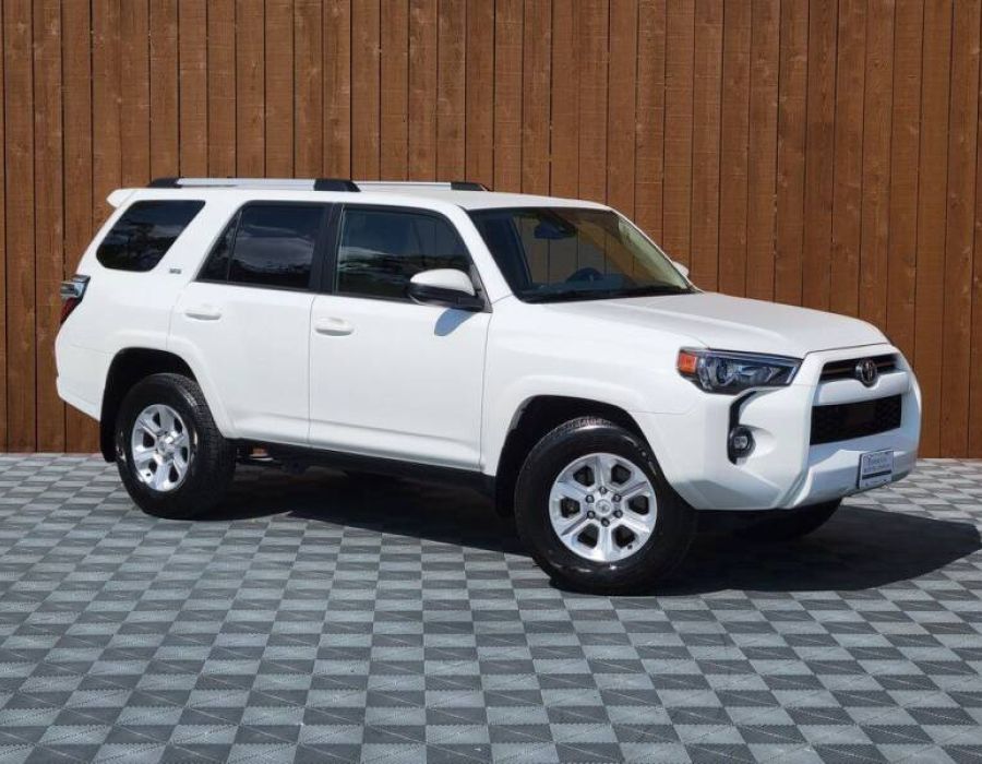 2022 TOYOTA 4 RUNNER 4x2 SR5 4dr SUV  WHITE