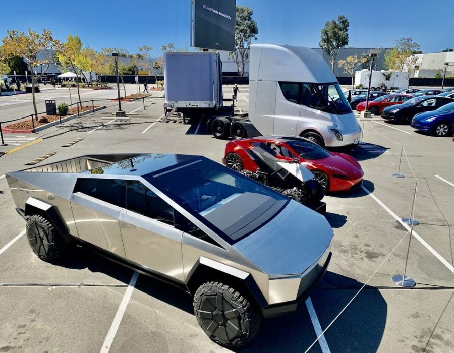 2024 TESLA CYBERTRUCK AWD