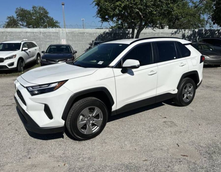 2022 TOYOTA RAV4 Hybrid AWD XLE 4dr SUV W.