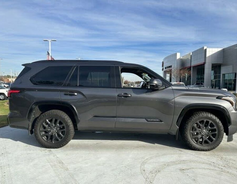 2023 TOYOTA Sequoia Platinum RWD