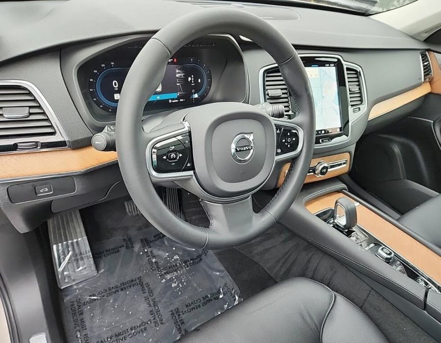 2023 VOLVO XC90 B6 Plus Bright Theme 7-Passenger AWD