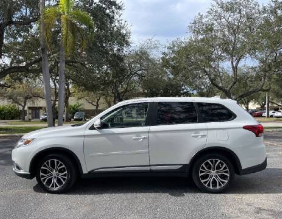 2018 Mitsubishi Outlander SE 4DR SUV WHITE