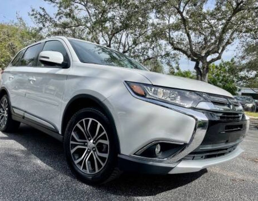 2018 Mitsubishi Outlander SE 4DR SUV WHITE