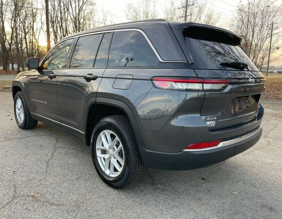 2023 JEEP Grand Cherokee Laredo 4WD GR