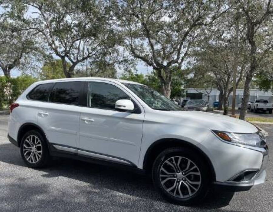 2018 Mitsubishi Outlander SE 4DR SUV WHITE