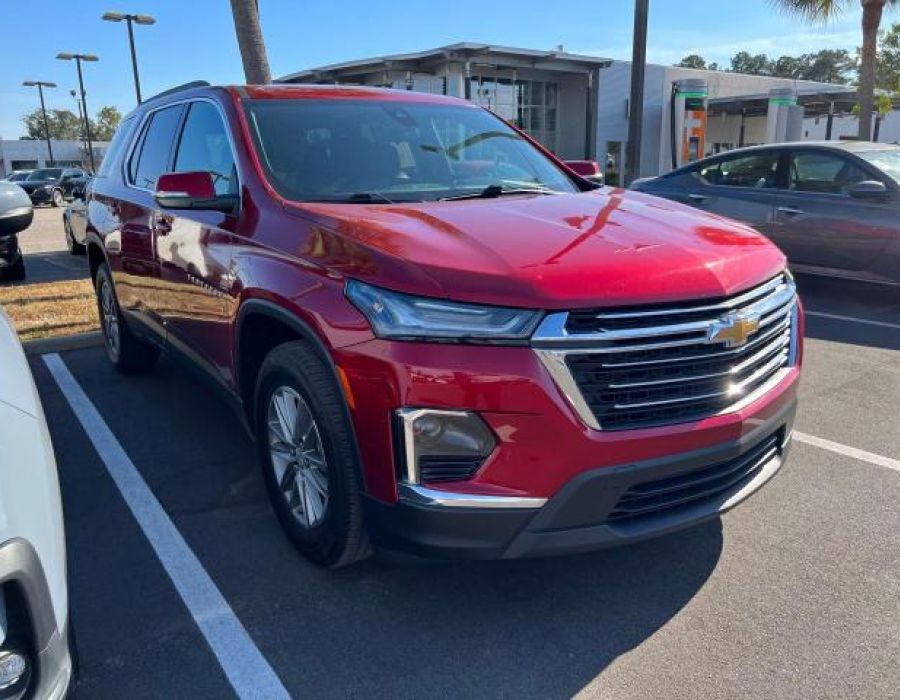 2023 CHEVROLET TRAVERSE LT RED