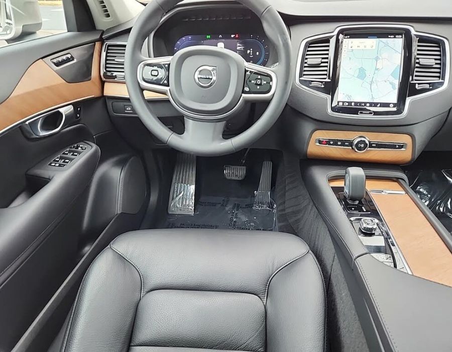 2023 VOLVO XC90 B6 Plus Bright Theme 7-Passenger AWD