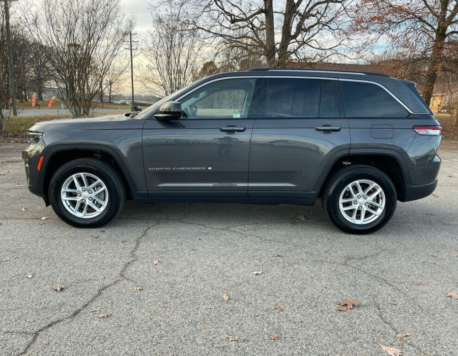 2023 JEEP Grand Cherokee Laredo 4WD GR