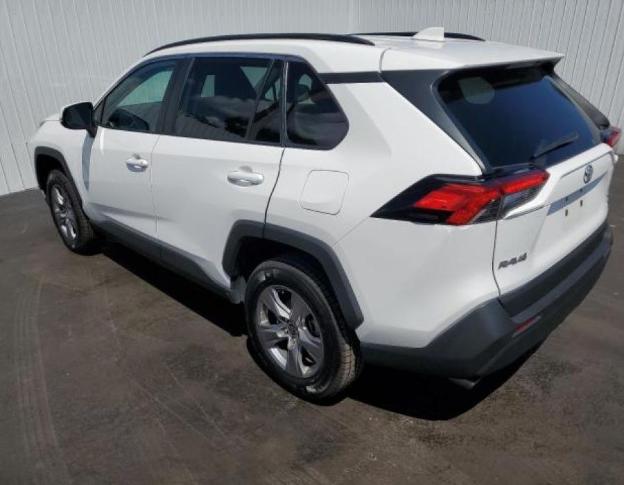 2022 TOYOTA RAV4 XLE WHITE