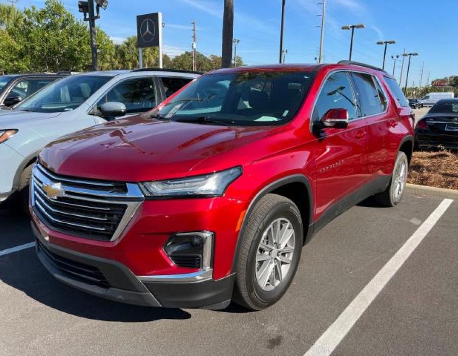 2023 CHEVROLET TRAVERSE LT RED