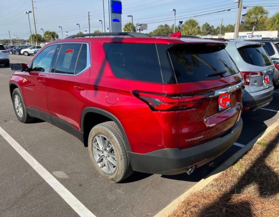 2023 CHEVROLET TRAVERSE LT RED