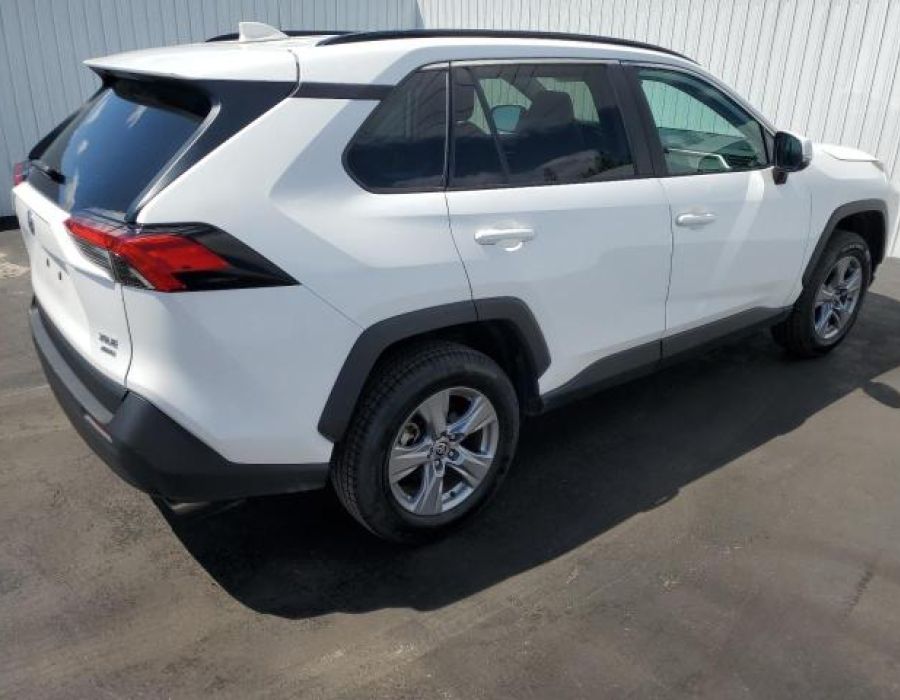 2022 TOYOTA RAV4 XLE WHITE