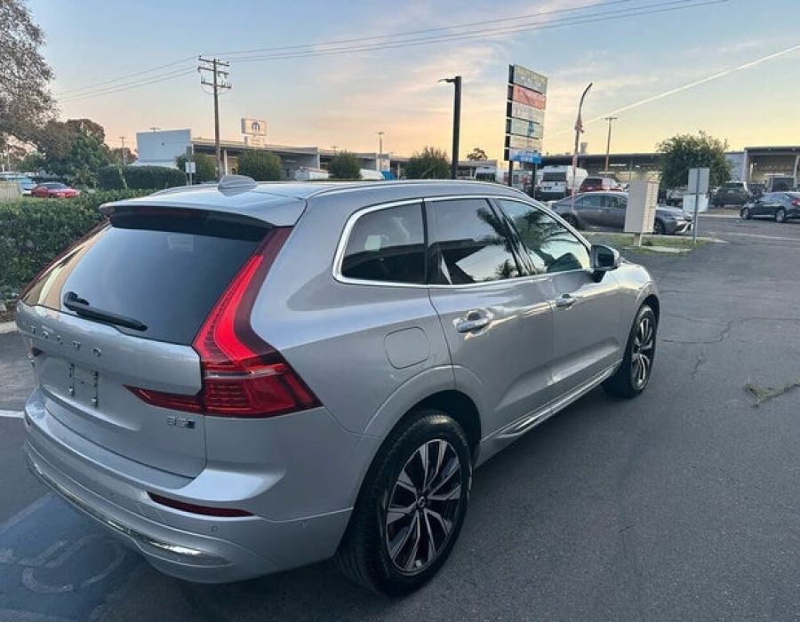 2023 Volvo XC60 B5 Plus Bright Theme AWD