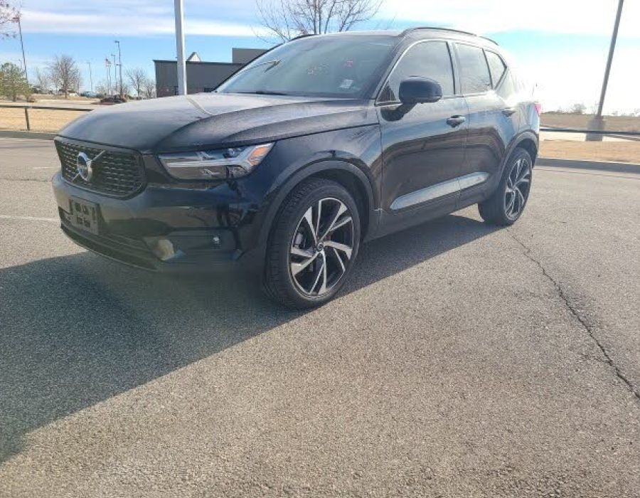 2022 Volvo XC40 T5 R-Design AWD