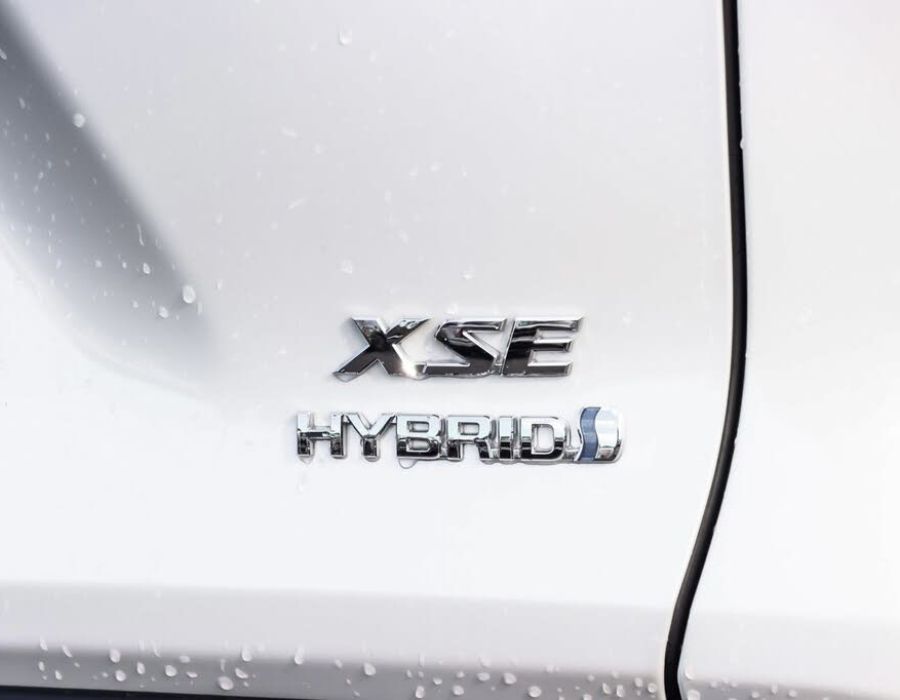 2023 TOYOTA RAV4 Hybrid XSE AWD WHT