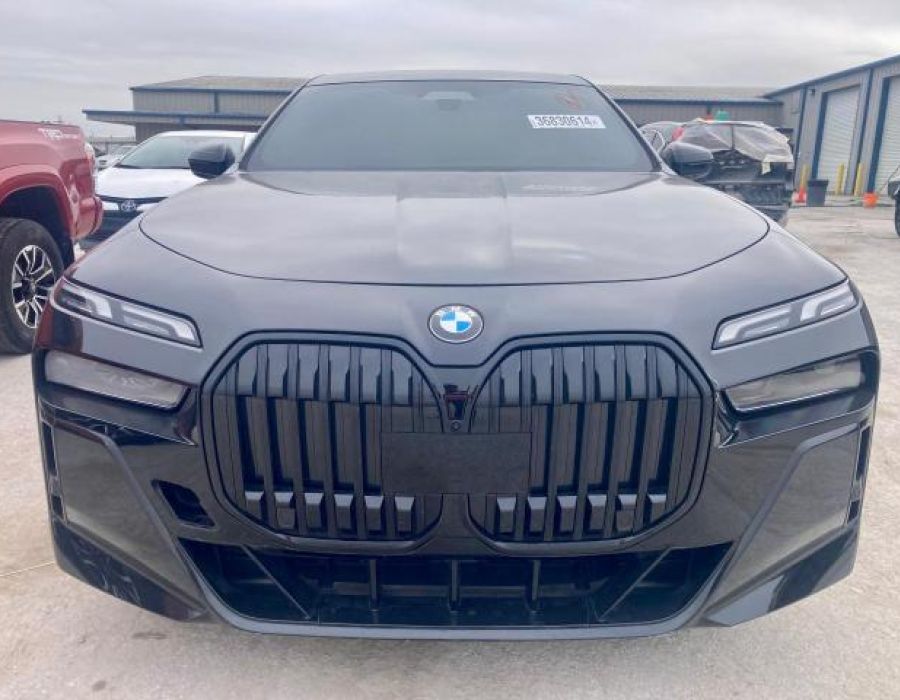 2023 BMW 760 XI 