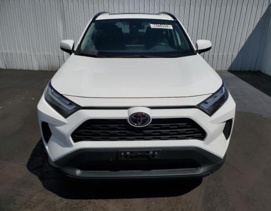 2022 TOYOTA RAV4 XLE WHITE