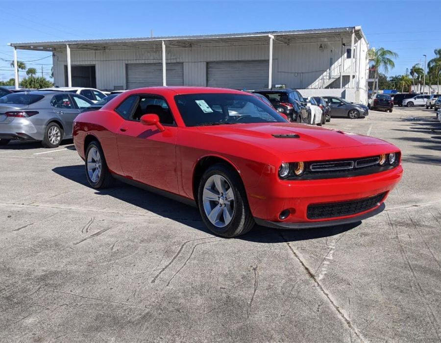 2023 DODGE Challenger  SXT RWD RED