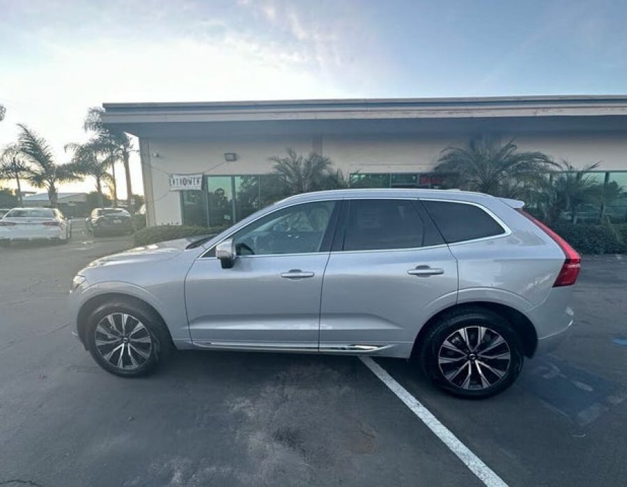 2023 Volvo XC60 B5 Plus Bright Theme AWD