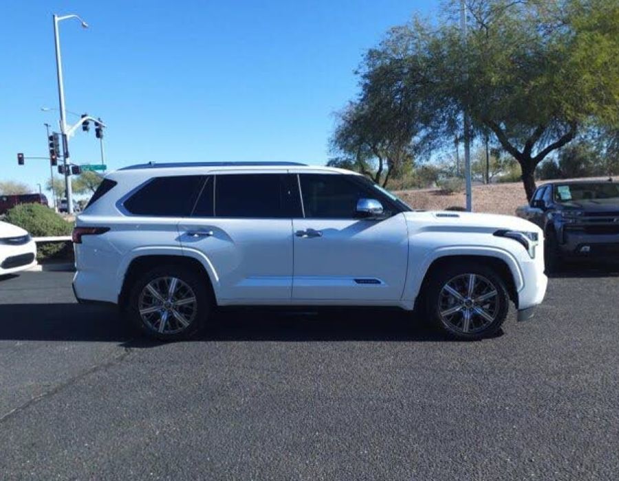 2023 TOYOTA Sequoia Capstone 4WD