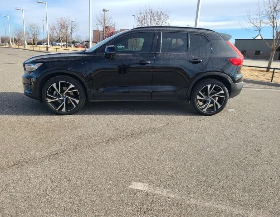 2022 Volvo XC40 T5 R-Design AWD