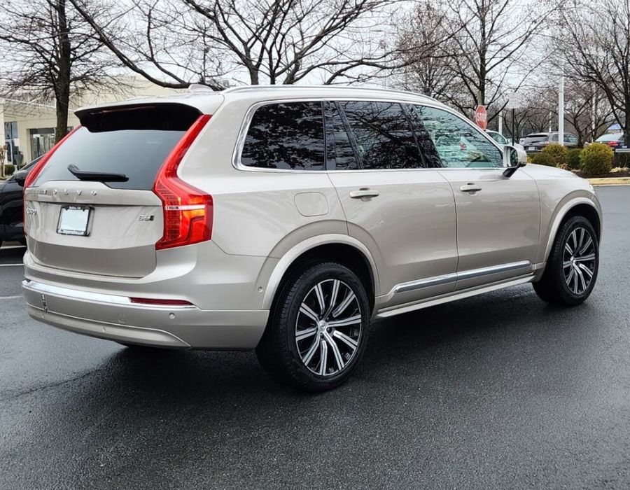 2023 VOLVO XC90 B6 Plus Bright Theme 7-Passenger AWD