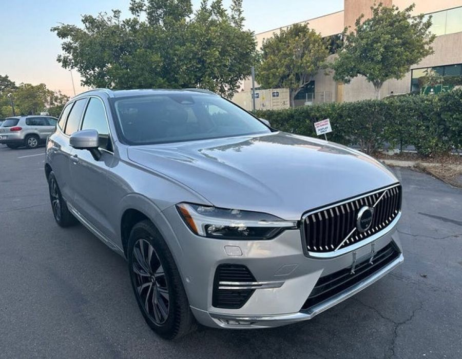 2023 Volvo XC60 B5 Plus Bright Theme AWD